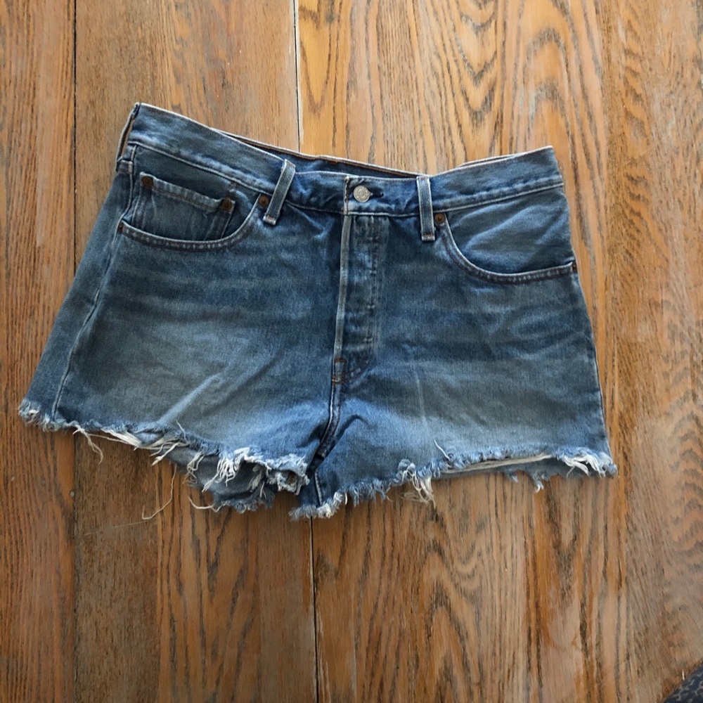 Levi Cut-off Shorts Buttonup High-Waisted 31